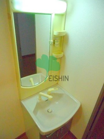 ロイヤル呉服の洗面所|シンプルで使いやすい洗面台です！