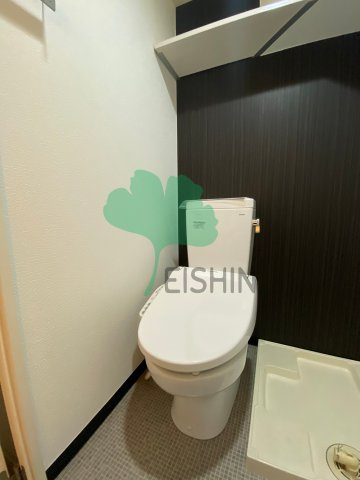 ガレット空港前のトイレ|清潔感のあるトイレです。
