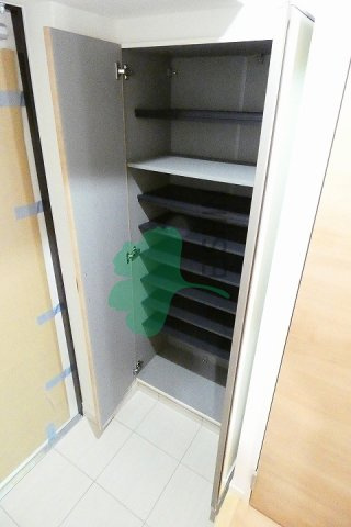Y・M　FLAT(ワイエムフラット)の玄関|下駄箱もしっかりついてます！