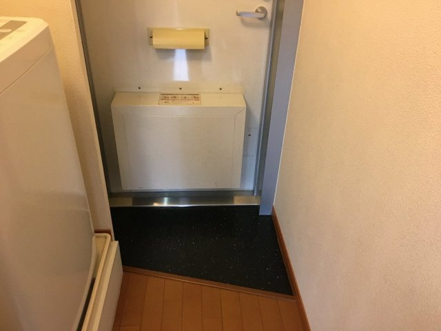 レオパレスパレスフィオーレⅢの玄関