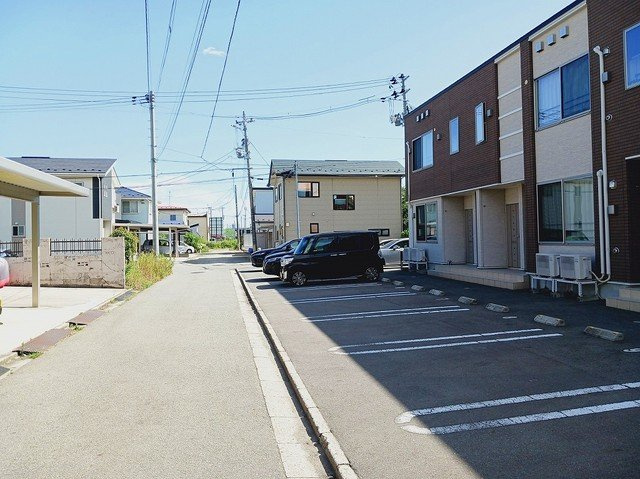 アンベリールＢの駐車場|駐車場があるので、車を買う予定の方も安心です