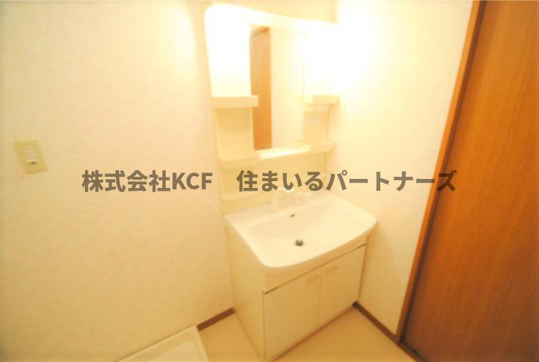 エスポワールⅡの独立洗面台|独立洗面台、朝の身支度には欠かせません