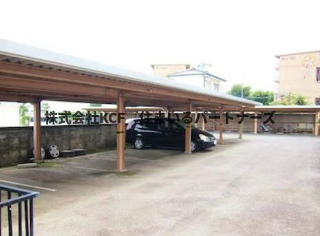 エスペランクレール長門石の駐車場|駐車場に車を止められます