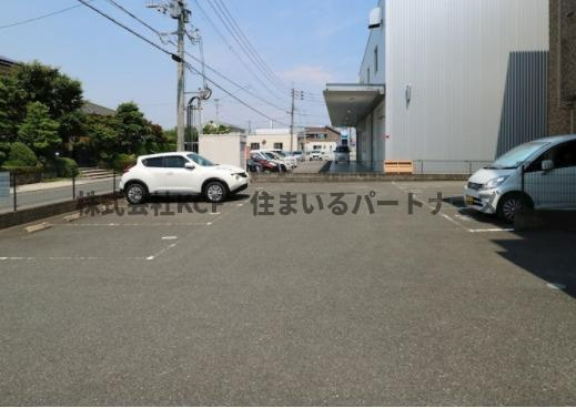 ベルセゾンⅡの駐車場|駐車場に車を止められます
