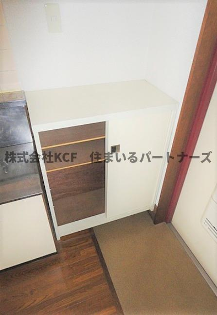 ウッドハウスⅡの収納|明るい玄関です