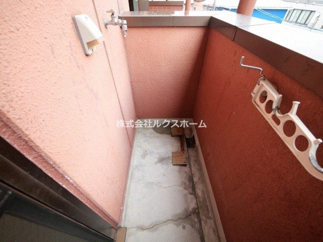 ネオセレス参番館のバルコニー|落ち着いた時間を過ごせるバルコニーです