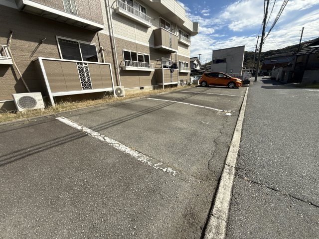 エルディム正木の駐車場