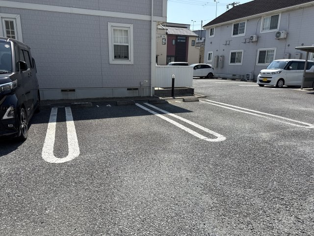 フリーデンＣの駐車場