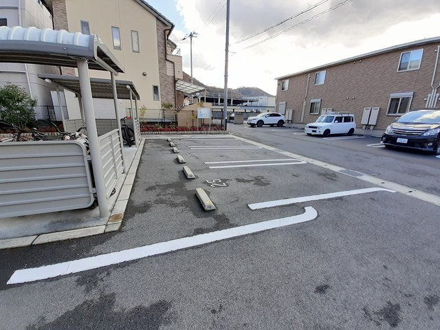ラ・グラシアⅢの駐車場