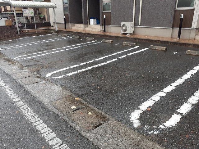 サンフローラの駐車場