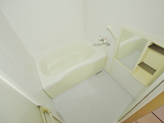 フォブール山田の浴室