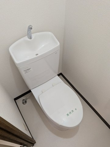 【トイレ】 | グレースK | キレイな個室空間です