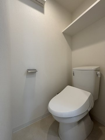 ケイディーエックスレジデンス原木中山のトイレ|シンプルで使いやすいトイレです