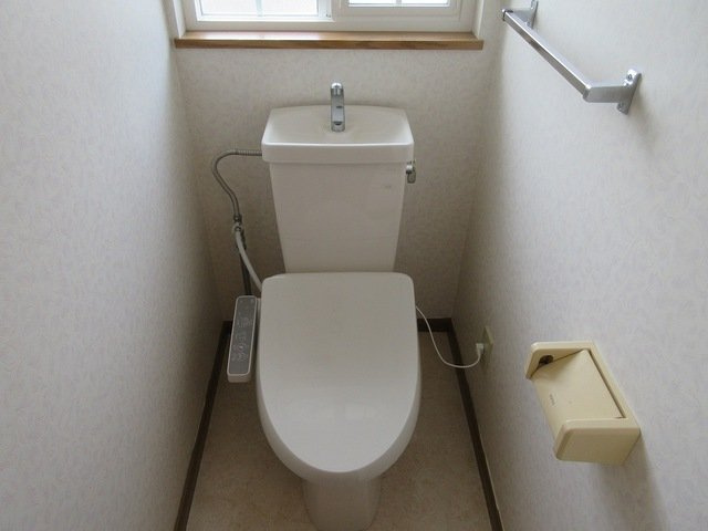 フィエルテのトイレ|落ち着いた色調のトイレです