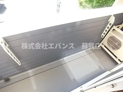 【バルコニー】 | ミリアビタ長洲 | 外からの目が気にならないバルコニーで洗濯物が干せます