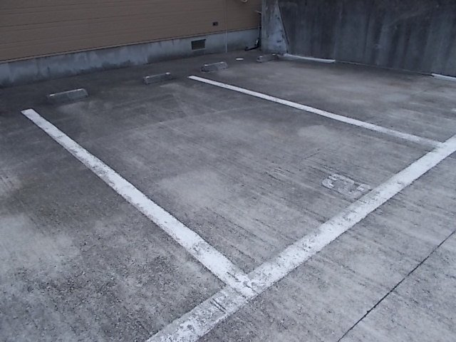 ＨｉＬＬＳすずらんの駐車場|駐車場に車を止められます
