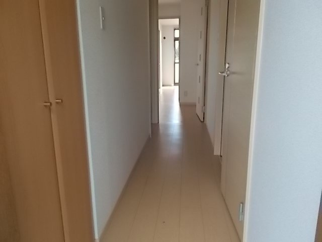 ＨｉＬＬＳすずらんの玄関|ゆったりとした玄関です