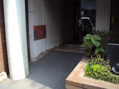 エグゼ東山のエントランス
