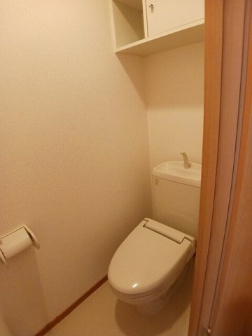 エッセンティア春日野のトイレ|ゆったりとした空間のトイレです