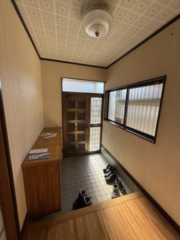 2026/5/24価格変更　戸建　高山市石浦町4丁目　780万（2026/2/1新規）の玄関