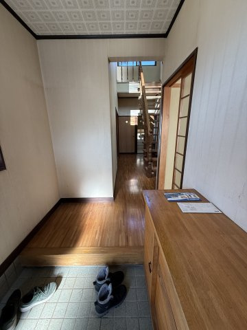 2026/5/24価格変更　戸建　高山市石浦町4丁目　780万（2026/2/1新規）の玄関