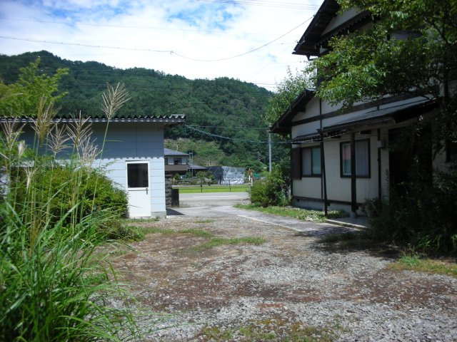 2026/5/28価格変更　戸建　高山市清見町三日町　1800万（2025/10/29新規）の庭