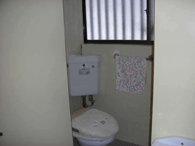 2026/5/28価格変更　戸建　高山市清見町三日町　1800万（2025/10/29新規）のトイレ