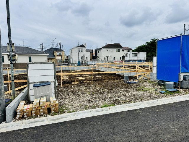八王子市　小宮町　新築一戸建て　４期の駐車場|～並列2台駐車可能カースペース～