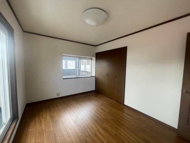 西岐波一戸建ての洋室