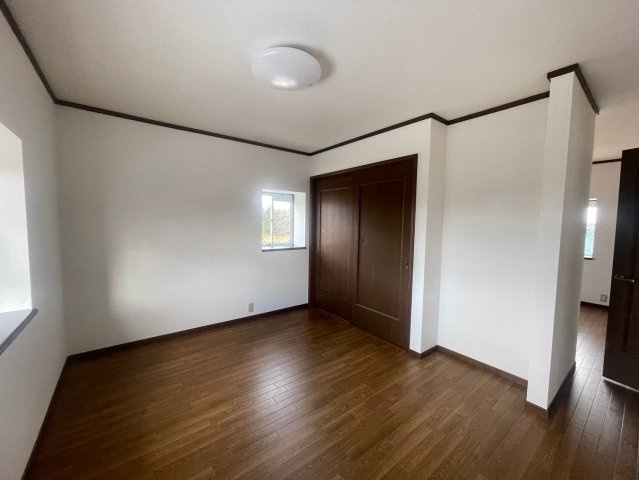 西岐波一戸建ての洋室