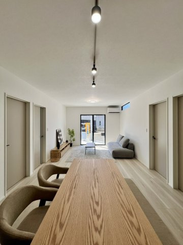 ☆★☆最高基準の耐震等級3取得☆★☆タスリエPLUS豊原中町の居間・リビング