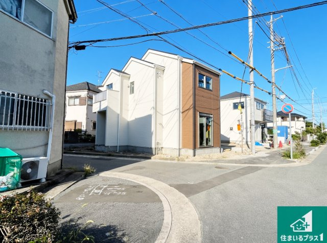 伊丹市鈴原町　第1期　新築一戸建ての前面道路含む現地写真|周辺は落ち着いた街並みの住宅地！子育てがしやすい住環境です！まだ未完成ですが、現地でしかわからない事もございます。是非一度ご覧ください。