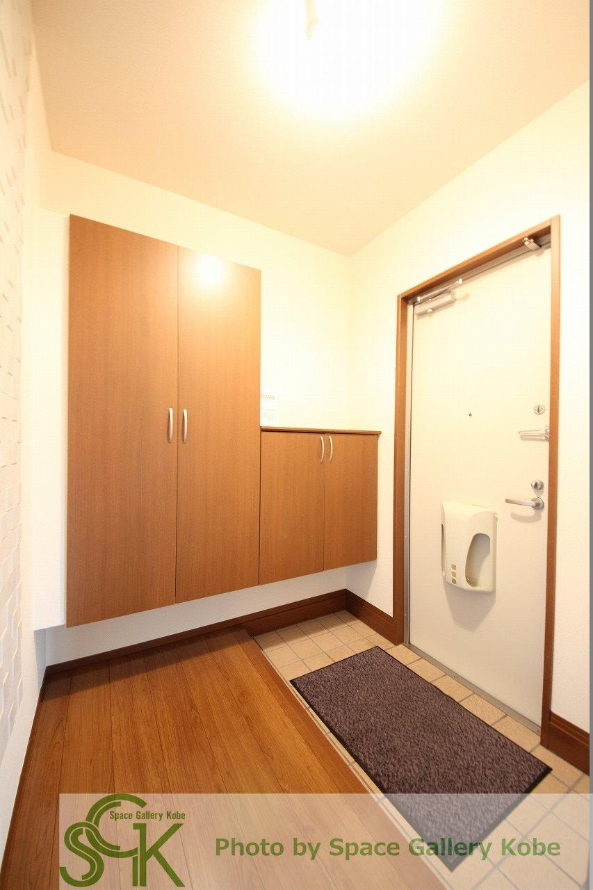 岡田様戸建借家　B棟の玄関|※お部屋により仕様が異なる場合があります※