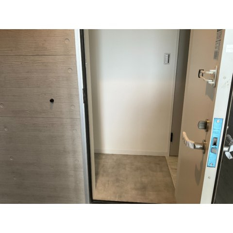 Celeste KOGANEの玄関|明るい玄関です