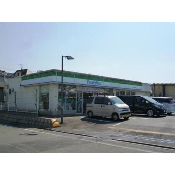 ＲＩＣＫ砧公園の周辺|コンビニ「ファミリーマート鎌田水神橋店まで828ｍ」鎌田水神橋店