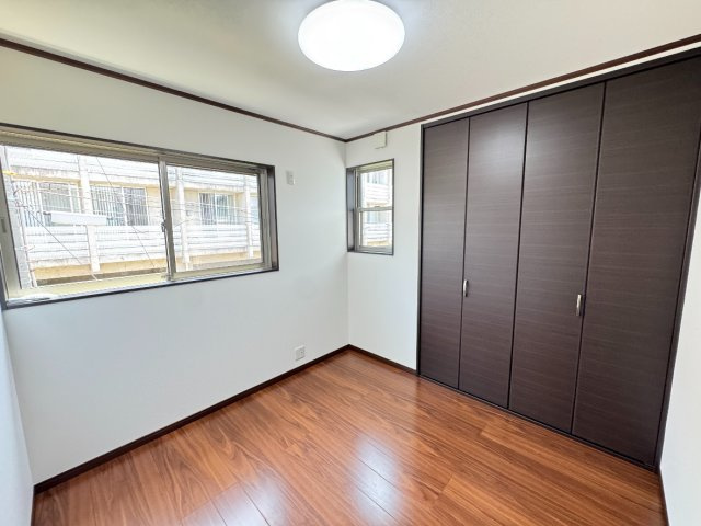 堺市西区菱木２丁　中古戸建の洋室