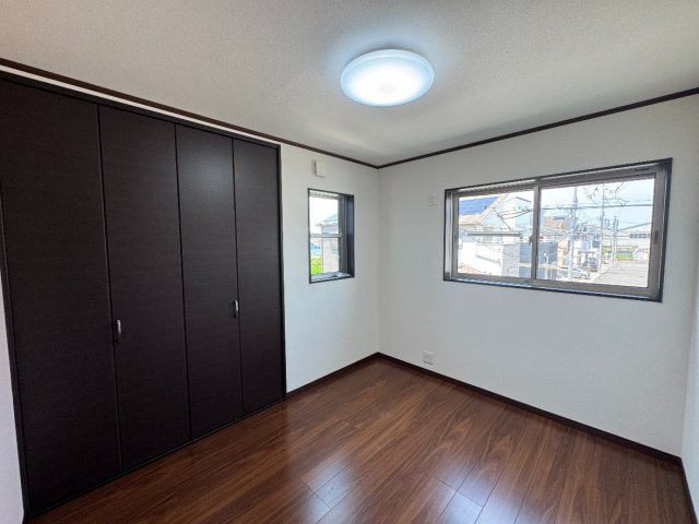 堺市西区菱木２丁　中古戸建の洋室