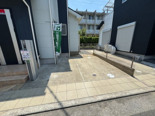堺市西区菱木２丁　中古戸建の駐車場