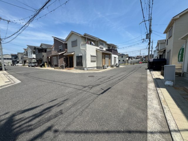 堺市西区菱木２丁　中古戸建の前面道路含む現地写真