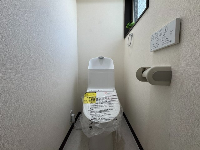堺市西区菱木２丁　中古戸建のトイレ
