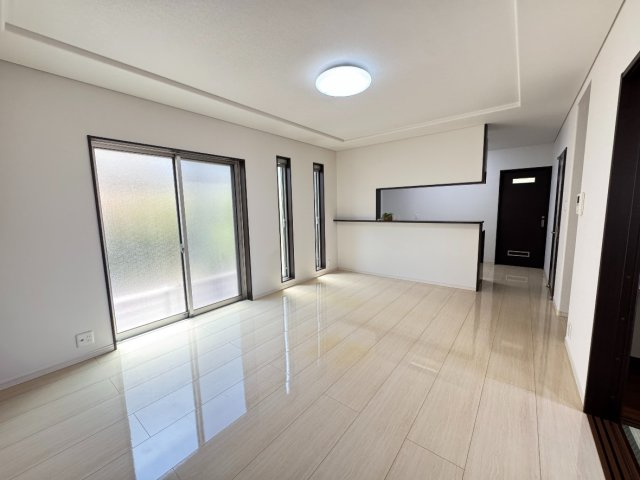 堺市西区菱木２丁　中古戸建の居間・リビング