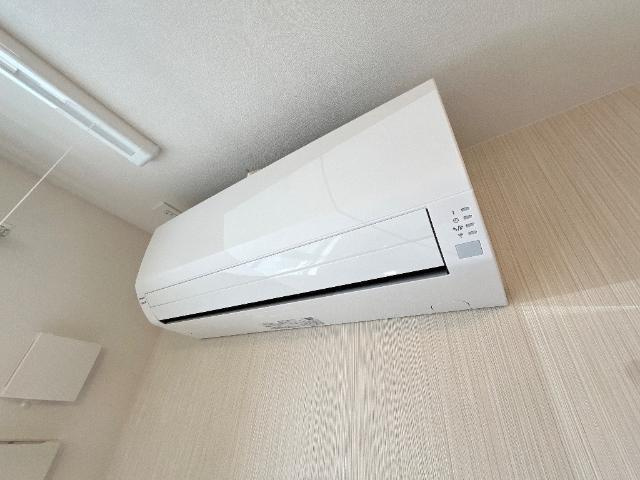 仮）多摩市永山　アパート新築工事の設備|エアコン2台（イメージ）