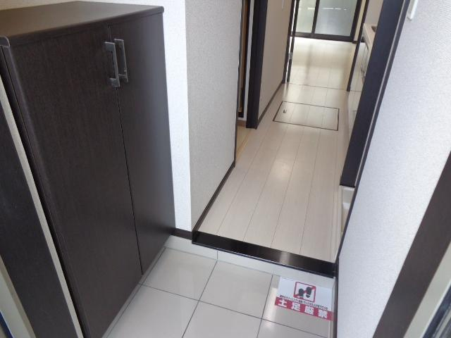 グランドロータス聖蹟の玄関|玄関