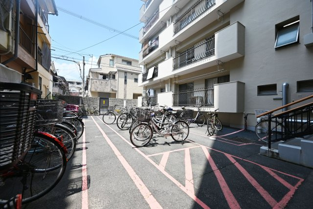 ハイツ東興の駐輪場|現地共用駐輪場。