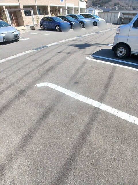 スカイブルーの駐車場|駐車場