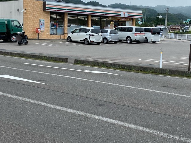 フロイデＢ|セブンイレブン 福島山口店 0.9km