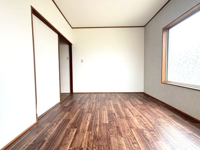 富田林市西板持町８丁目の一戸建ての洋室