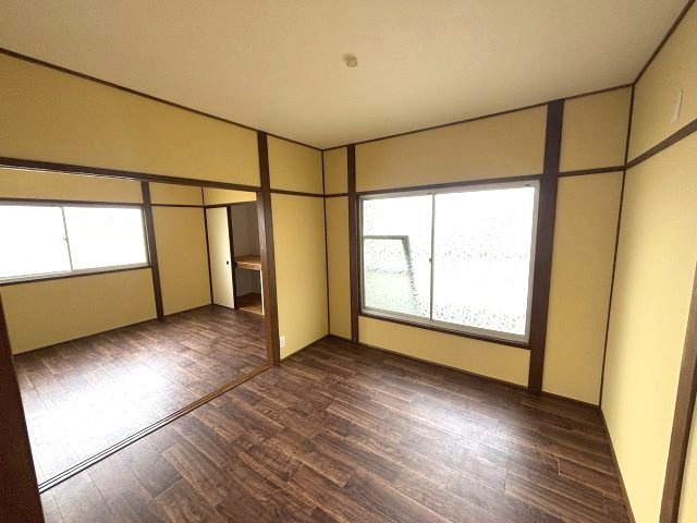 富田林市西板持町８丁目の一戸建ての洋室