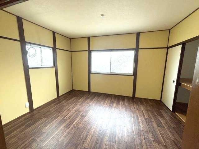富田林市西板持町８丁目の一戸建ての洋室