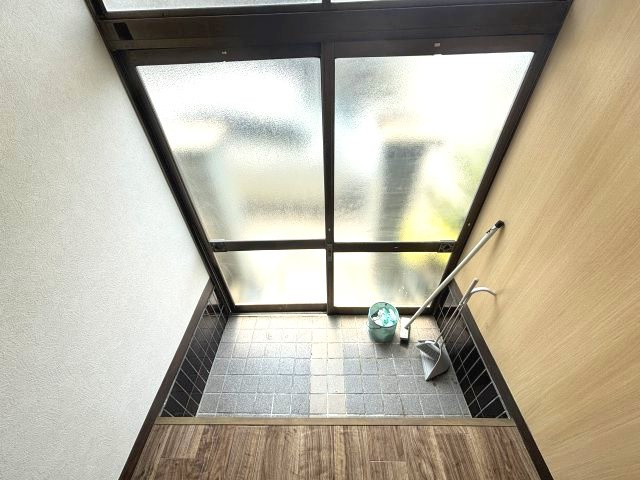富田林市西板持町８丁目の一戸建ての玄関